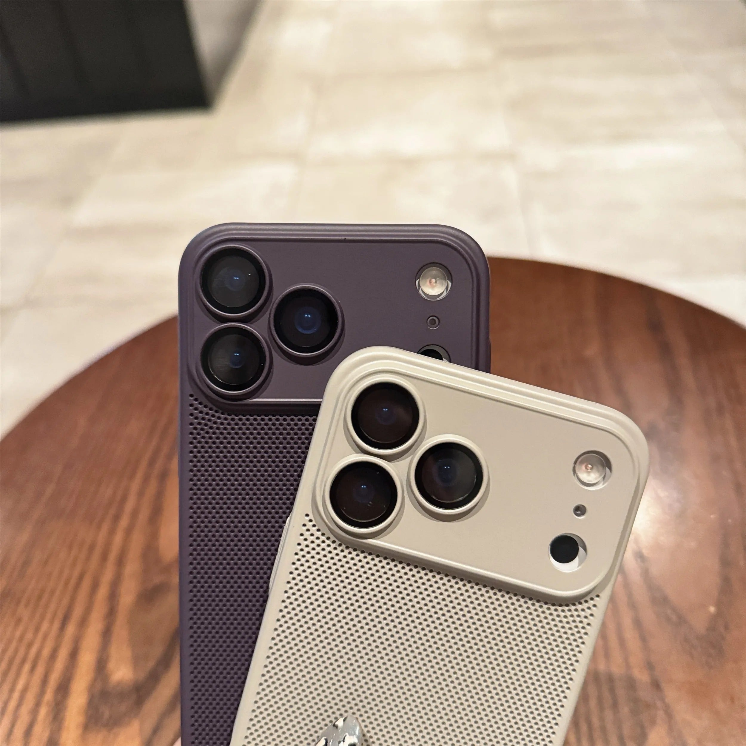 Impact-Ready iPhone Case with Heat Dissipation — Cooling Mesh Back, Shockproof Hard Cover, Breathable Design, Anti-Scratch & Lightweight Protection