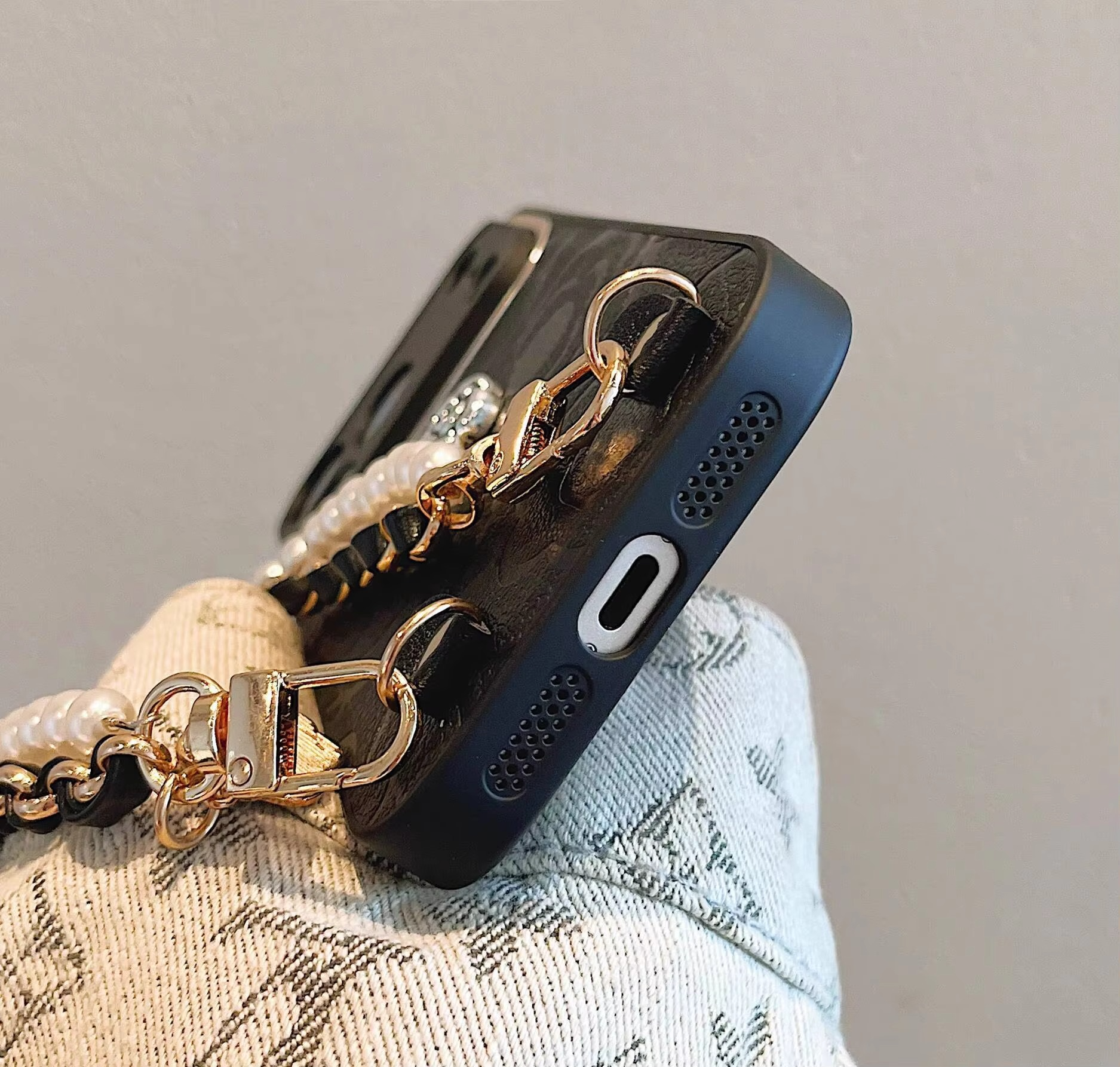 Luxury iPhone Case — Camellia Lens-Protection Cover with Decorative Chain, Shockproof PC+TPU Design and Anti-Fingerprint Non-Slip Finish