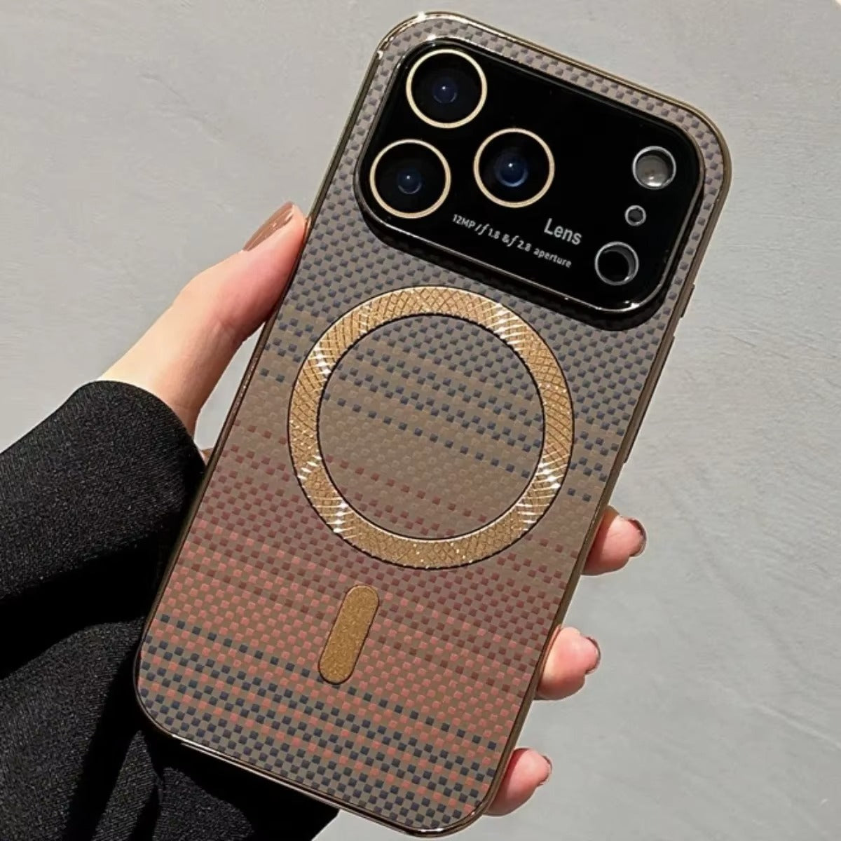 Luxury iPhone Case — Carbon-Fiber Pattern MagSafe Wireless-Charging Cover with Shockproof Plating Design and Slim TPU Protection