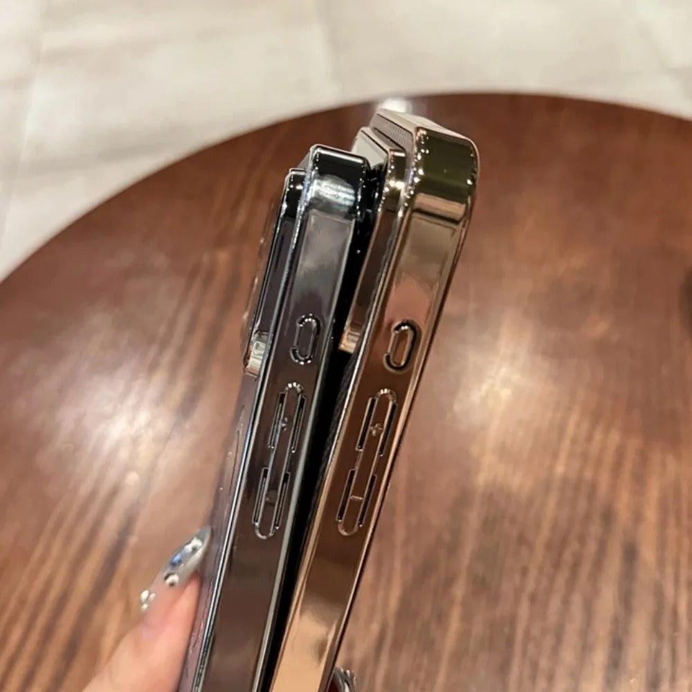 Luxury iPhone Case — Carbon-Fiber Pattern MagSafe Wireless-Charging Cover with Shockproof Plating Design and Slim TPU Protection