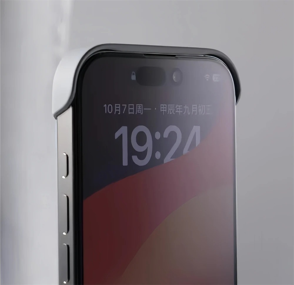 Luxury iPhone Case — Frameless Alloy-Lens MagSafe Cover with Heat-Dissipation Design, Slim Wireless-Charging PC Build & Lightweight Non-Slip Protection