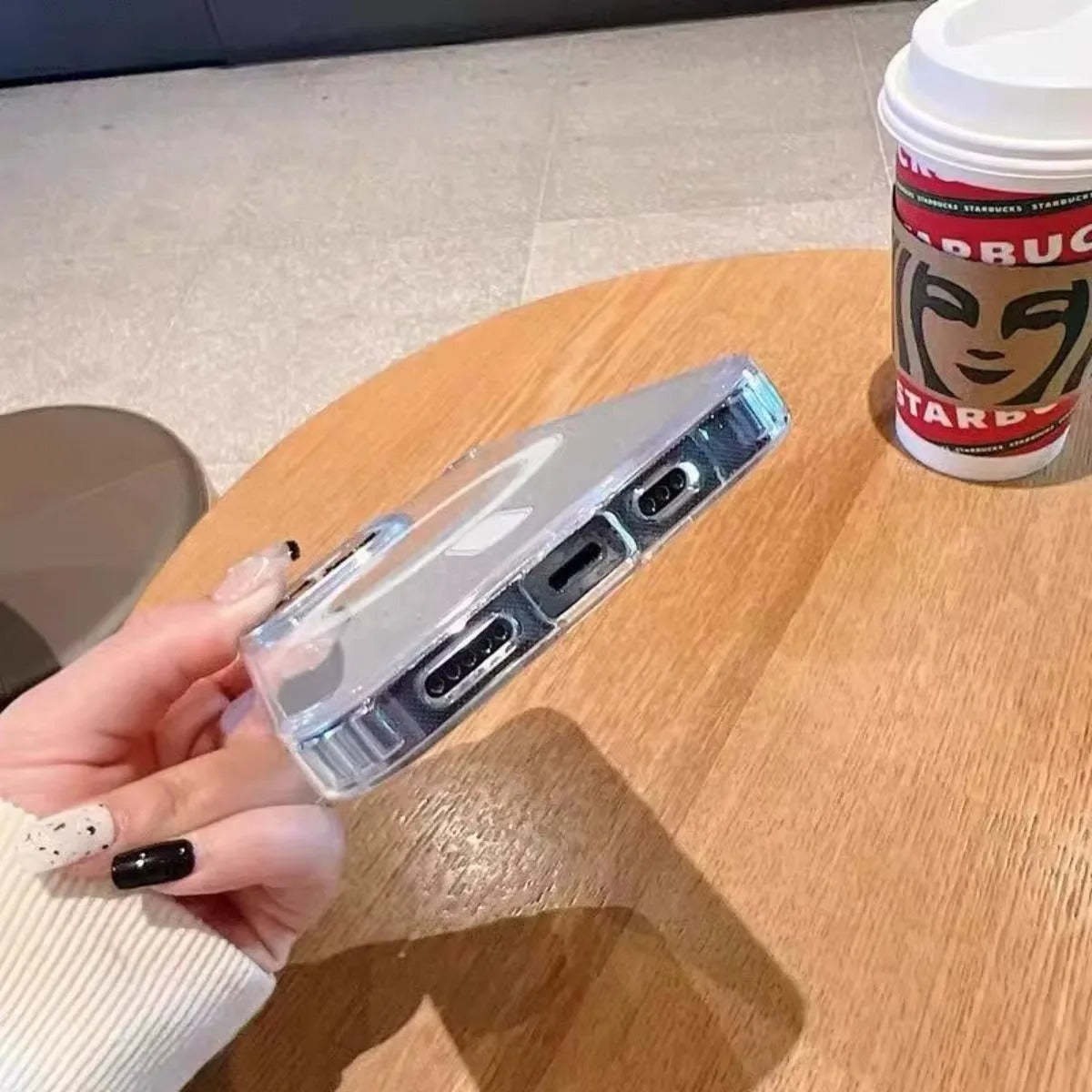 Luxury iPhone Case — MagSafe Transparent Shockproof PC Cover with Anti-Fingerprint Anti-Scratch Dustproof Slim-Fit Design