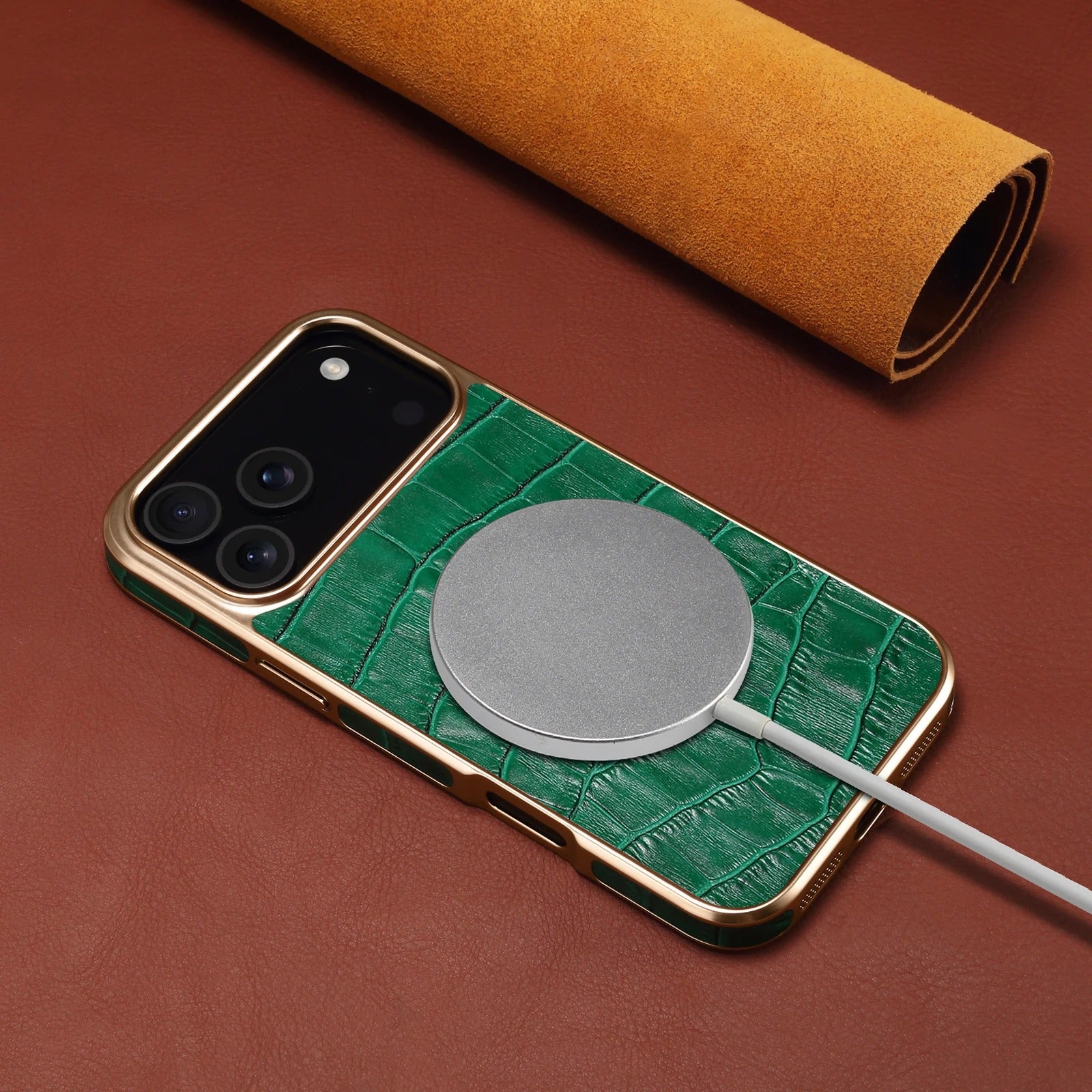 Luxury iPhone Case — Magnetic, Anti-Fingerprint, Anti-Scratch Half-Wrapped Leather Cover with Crocodile-Texture Design and Protective Back Shell