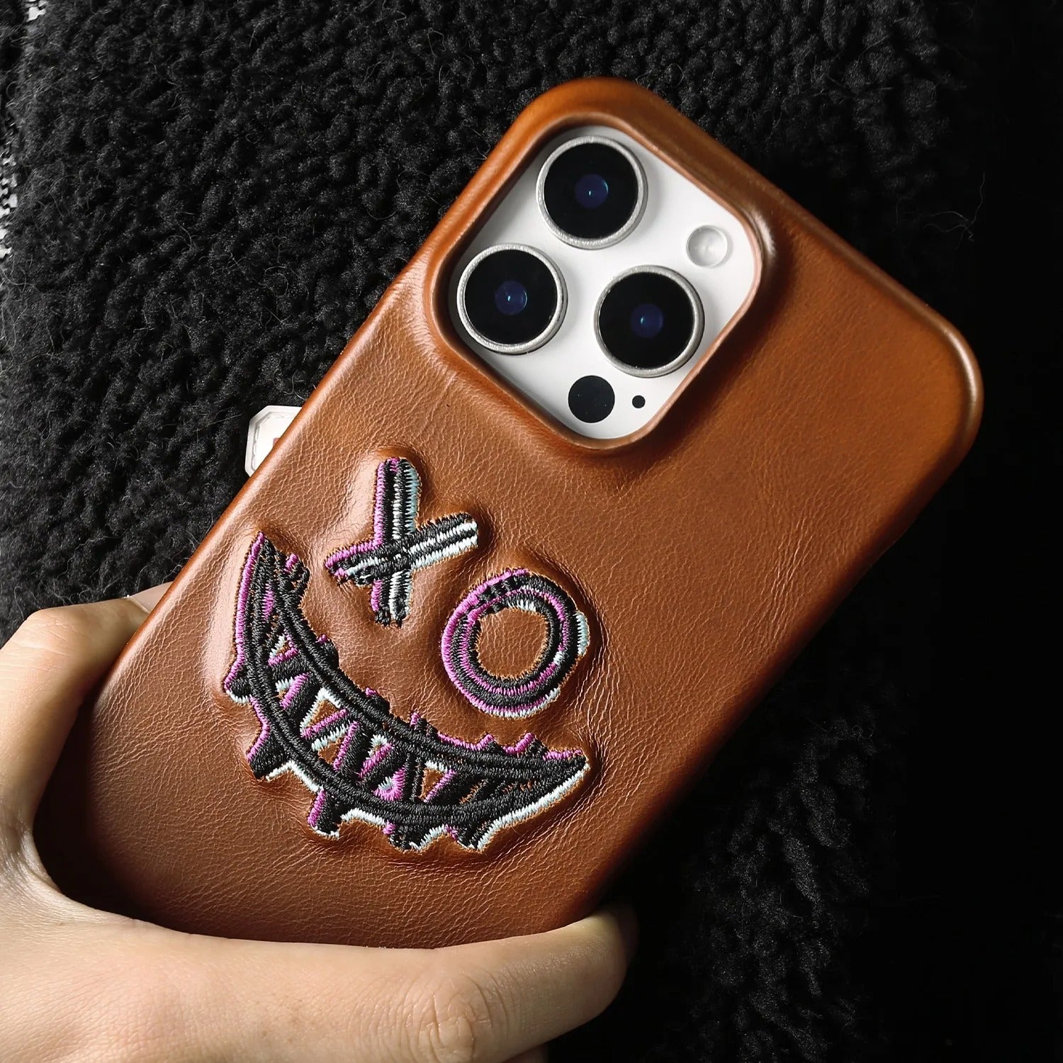 Luxury iPhone Case — Retro Embroidered Genuine Leather Cover with Full-Grain Vintage Design, Shockproof Anti-Scratch Protection & Lightweight Non-Slip Finish