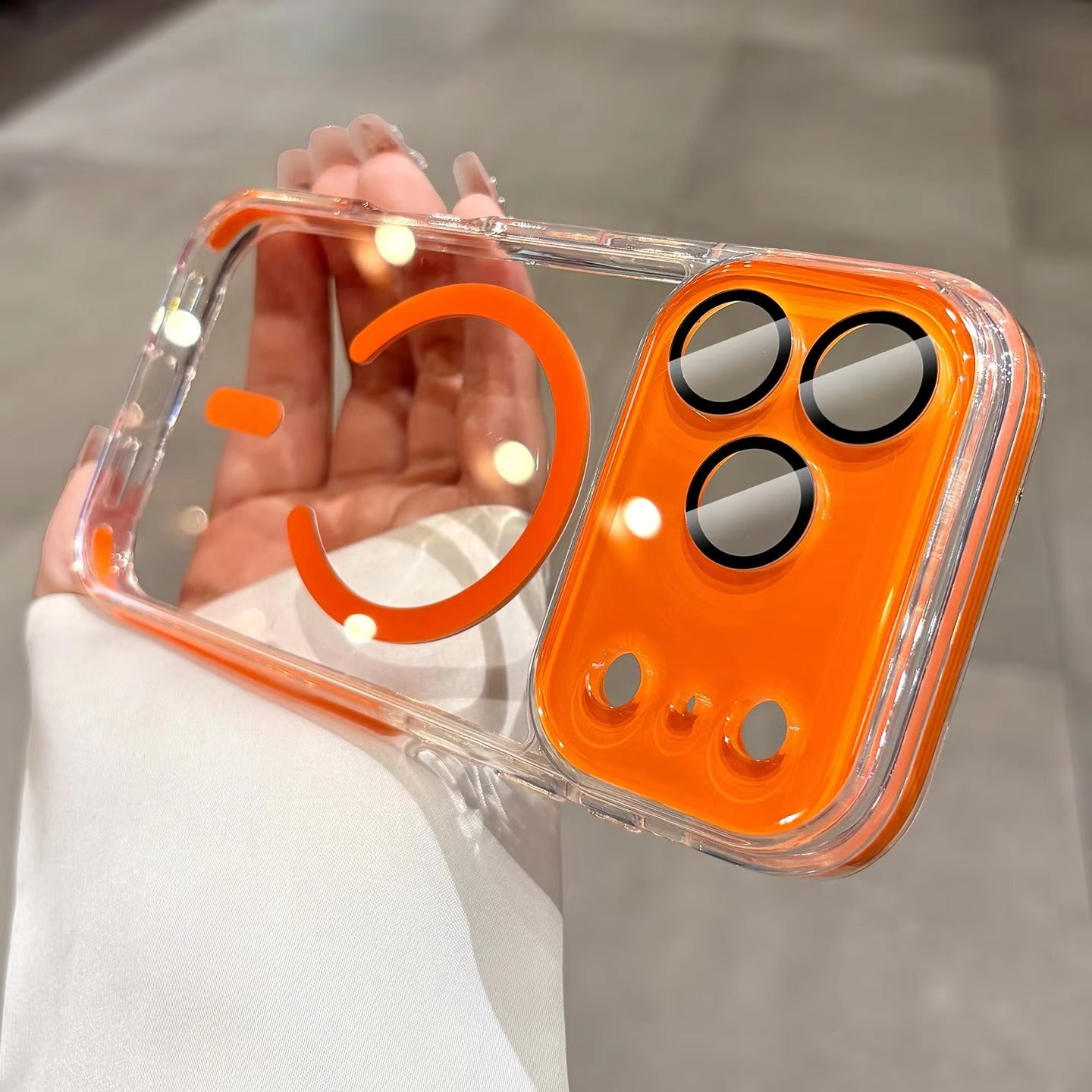 Luxury iPhone Case — Transparent MagSafe Clear PC Cover with Shockproof TPU Bumper, Anti-Fingerprint Anti-Scratch Dustproof Lightweight Design