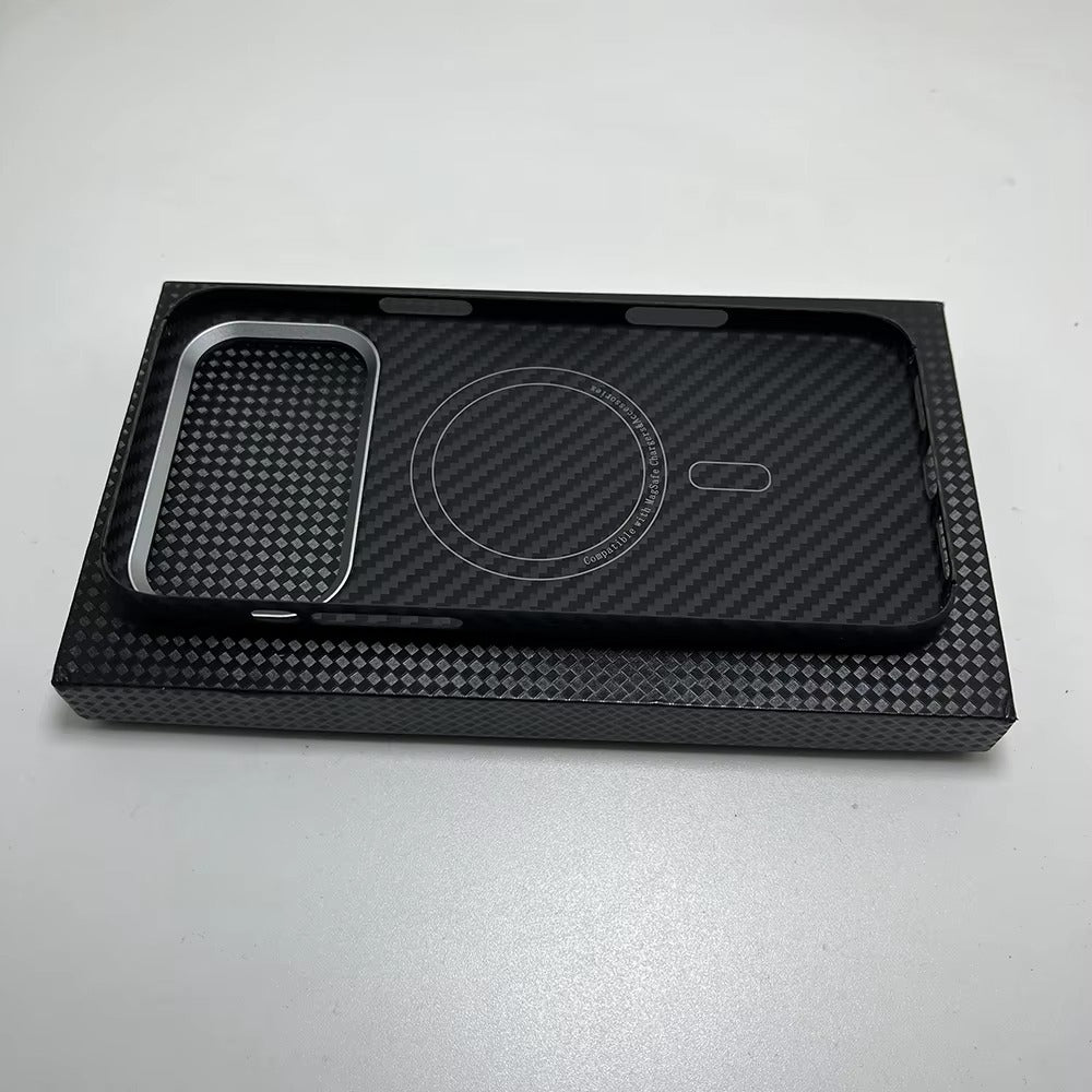 Luxury iPhone Case — Ultra-Thin Aramid Carbon Fiber MagSafe Cover with Full-Coverage Lightweight Protection and Durable Scratch-Resistant Texture