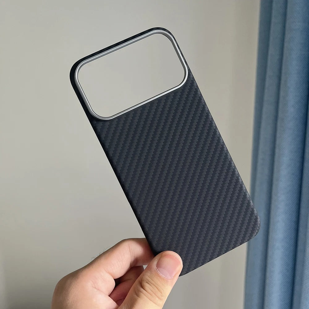 Luxury iPhone Case — Ultra-Thin Aramid Carbon Fiber MagSafe Cover with Full-Coverage Lightweight Protection and Durable Scratch-Resistant Texture