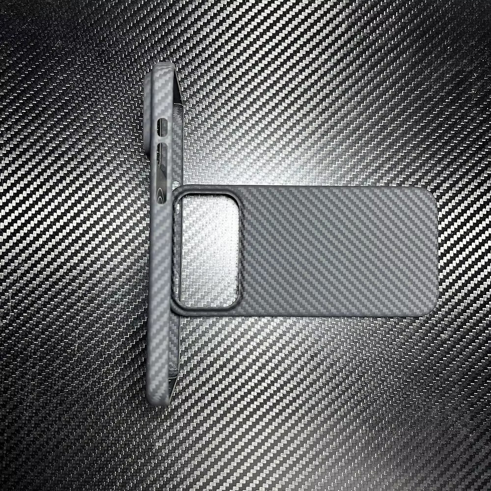 Luxury iPhone Case — Ultra-Thin Aramid Carbon Fiber MagSafe Cover with Full-Coverage Lightweight Protection and Durable Scratch-Resistant Texture