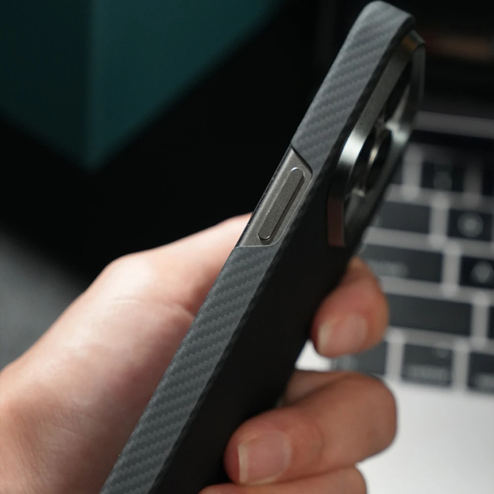 Premium Carbon Fiber iPhone Case — Half-Wrapped MagSafe Compatible, Shockproof, Anti-Fingerprint, Anti-Scratch, Non-Slip, Textured Kevlar Finish