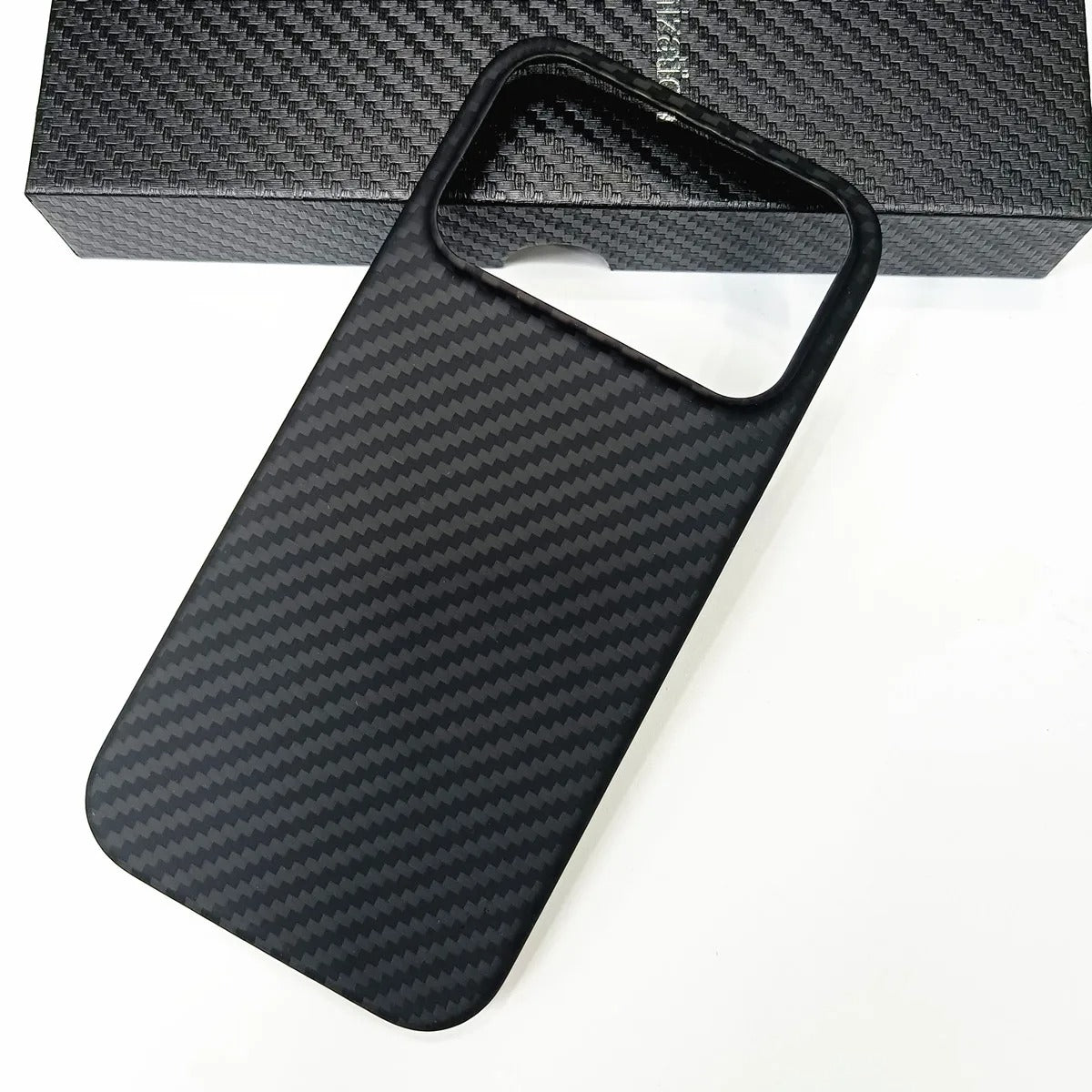 Premium iPhone Case — 1500D Aramid Carbon Fiber Ultra-Thin Hard Armor Cover with Shockproof Lightweight Anti-Fingerprint Full-Coverage Design