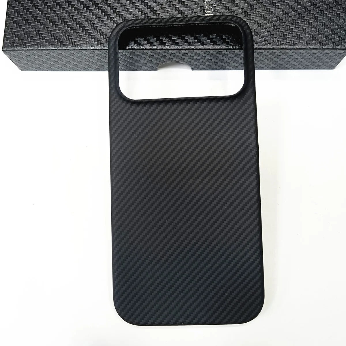 Premium iPhone Case — 1500D Aramid Carbon Fiber Ultra-Thin Hard Armor Cover with Shockproof Lightweight Anti-Fingerprint Full-Coverage Design