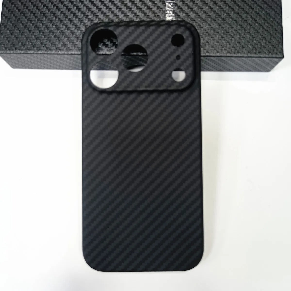 Premium iPhone Case — 1500D Aramid Carbon Fiber Ultra-Thin Hard Armor Cover with Shockproof Lightweight Anti-Fingerprint Full-Coverage Design