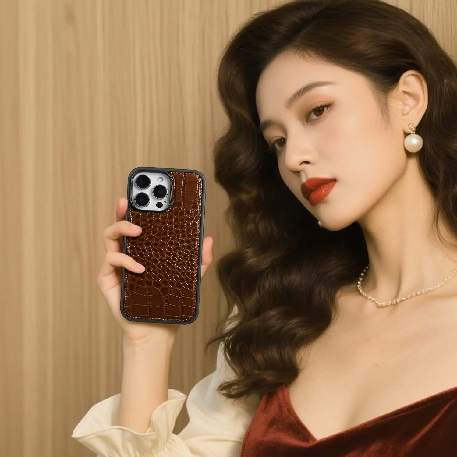 Premium iPhone Case — Crocodile-Pattern Genuine Cowhide Leather Cover with Shockproof TPU Protection, Anti-Fingerprint Finish and Raised Camera Lips