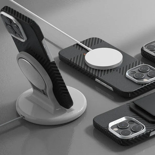 Premium iPhone Case — Kevlar Aramid Fiber MagSafe Cover with Military-Grade Drop Protection, Anti-Fingerprint Anti-Scratch Half-Wrapped Design & Wireless Charging Support