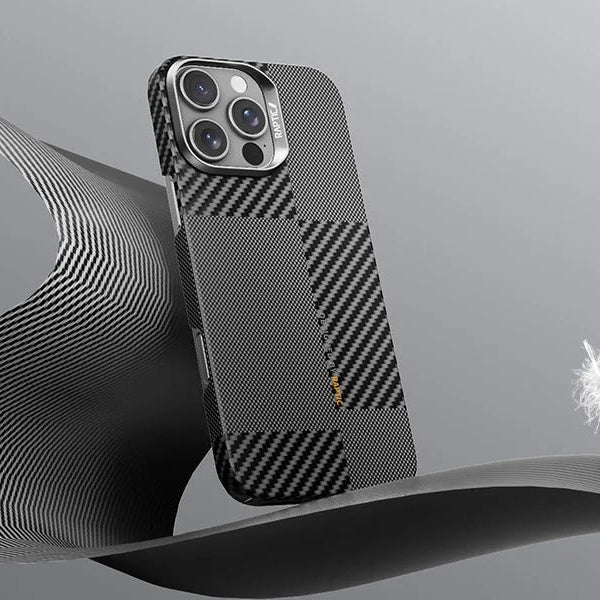 Premium iPhone Case — Kevlar Aramid Fiber MagSafe Cover with Military-Grade Drop Protection, Anti-Fingerprint Anti-Scratch Half-Wrapped Design & Wireless Charging Support