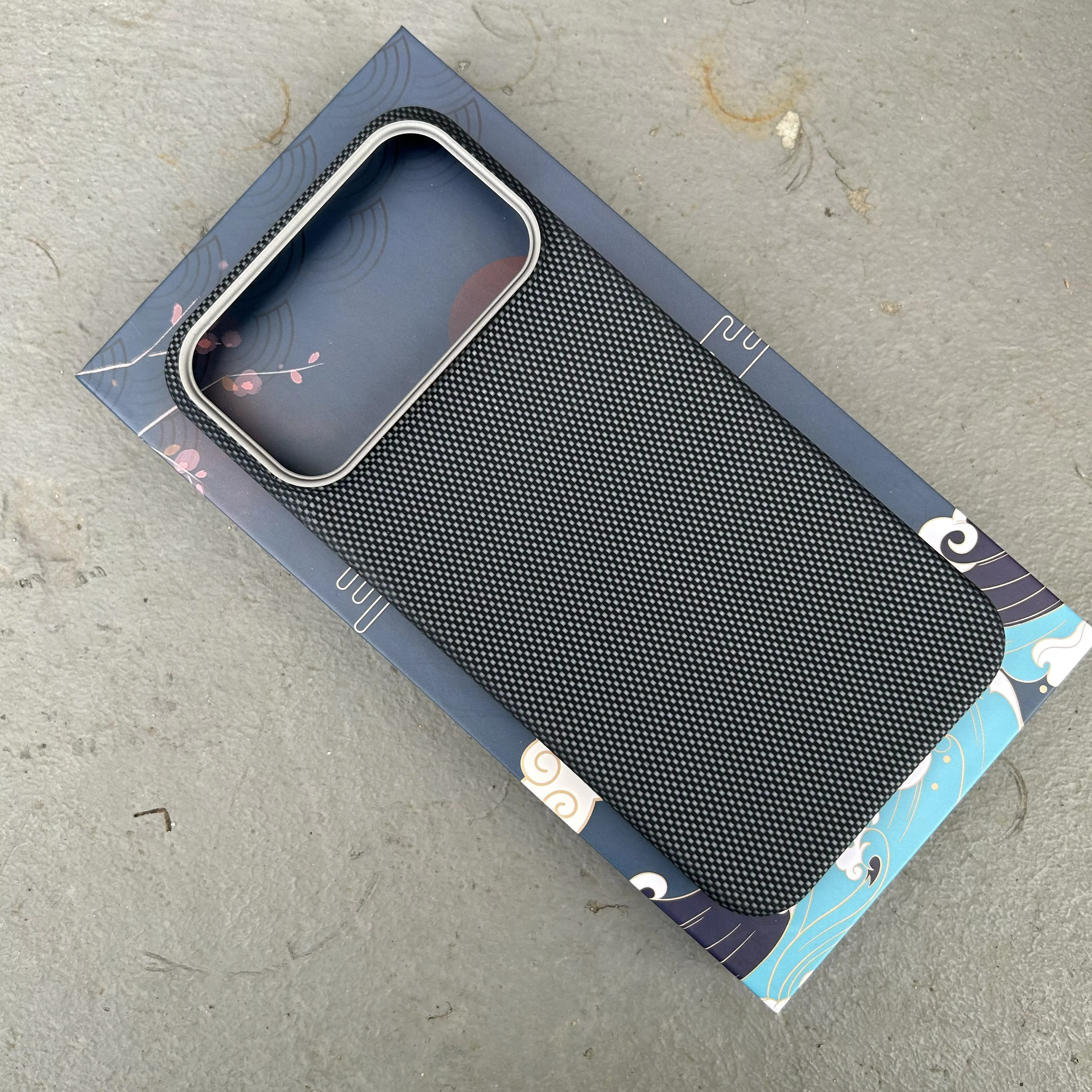 Premium iPhone Case — Real Carbon Fiber Aramid Magnetic Cover with MagSafe Support, Tough Lightweight Protective Design