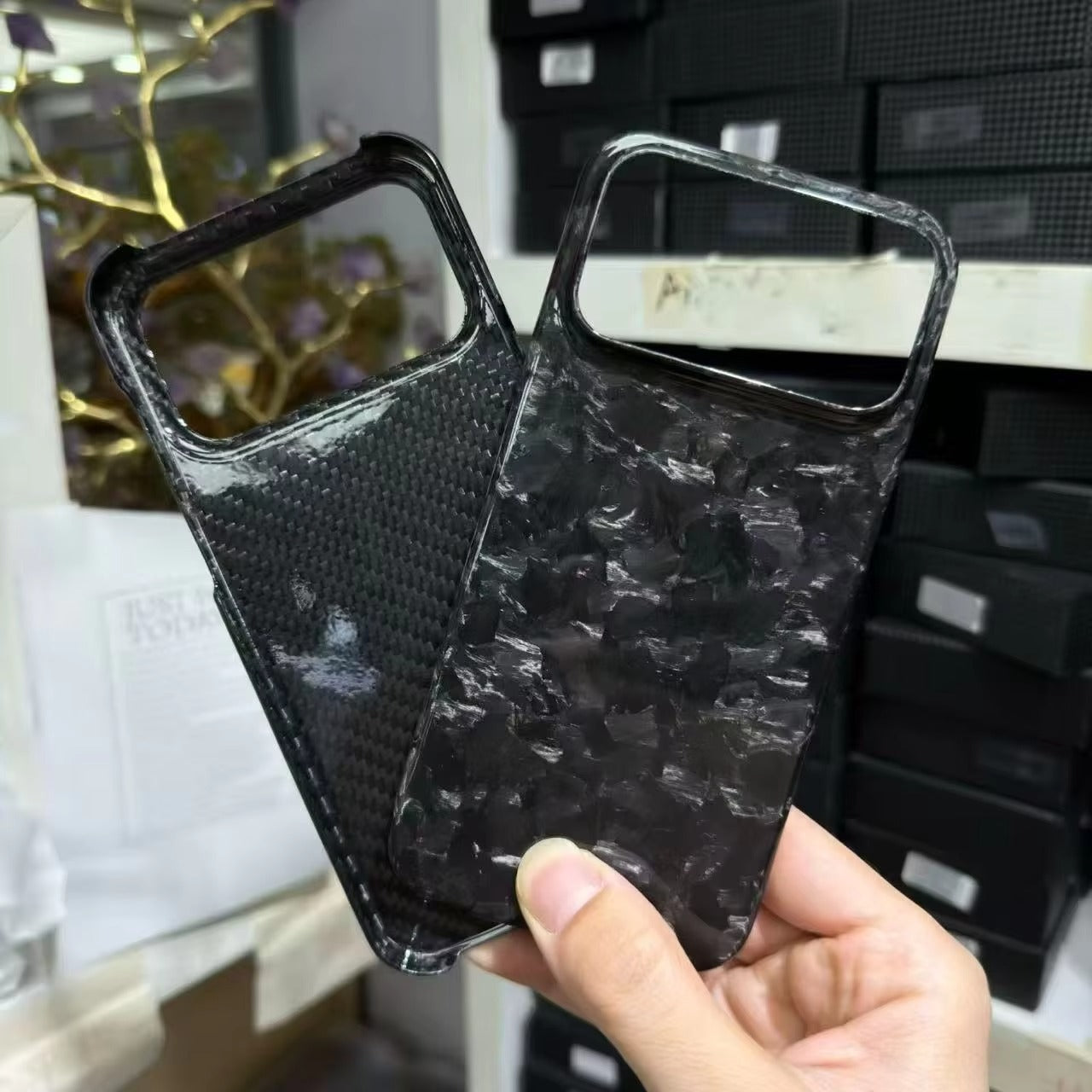 Premium iPhone Case — Real Forged Matte/Glossy Carbon Fiber Lightweight Cover with Anti-Fingerprint Tough Protection & Non-Slip Slim Design