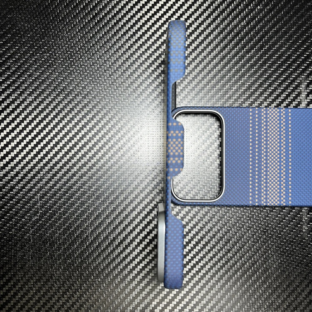 Premium iPhone Case — Thin Aramid Fiber Magnetic Cover with MagSafe Compatibility, Ultra-Lightweight Carbon Texture & Durable Half-Wrapped Design