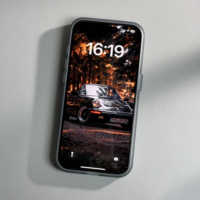 Luxury MagSafe Shockproof iPhone Case — High-Tech Geometric Hard PC Back, Anti-Fingerprint Matte Grip, Wireless Charging Compatible