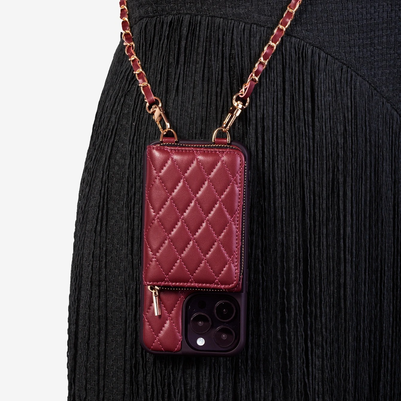 Luxury iPhone Case — Diamond-Stitch Crossbody Card Bag with Chain Strap, Shockproof Leather Design and Non-Slip Portable Protection