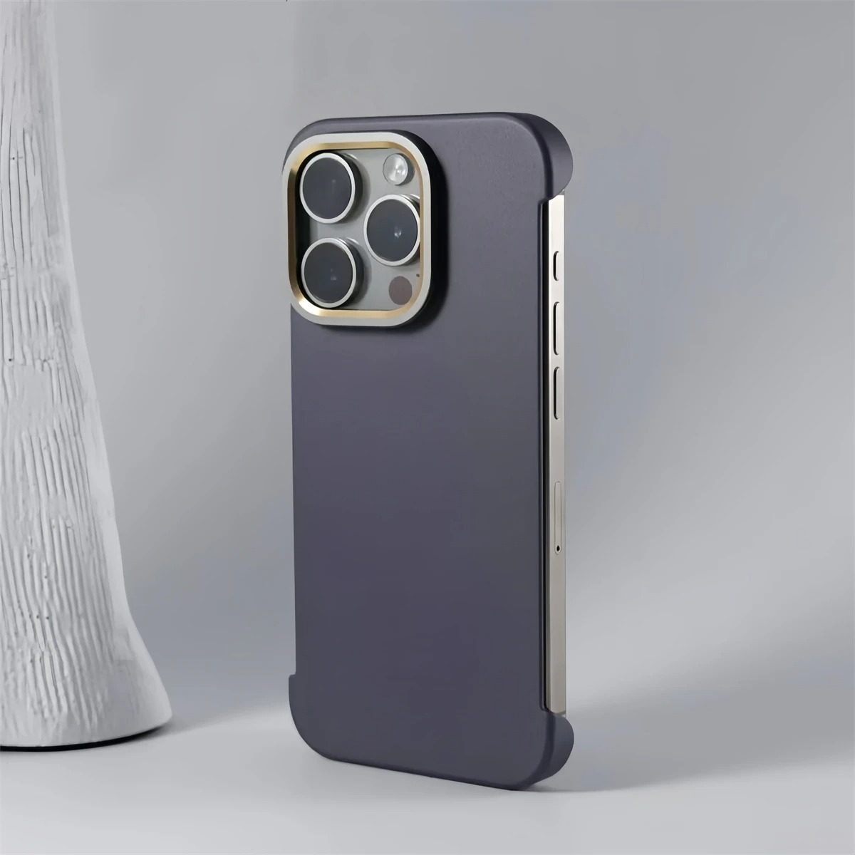 Luxury iPhone Case — Frameless Alloy-Lens MagSafe Cover with Heat-Dissipation Design, Slim Wireless-Charging PC Build & Lightweight Non-Slip Protection