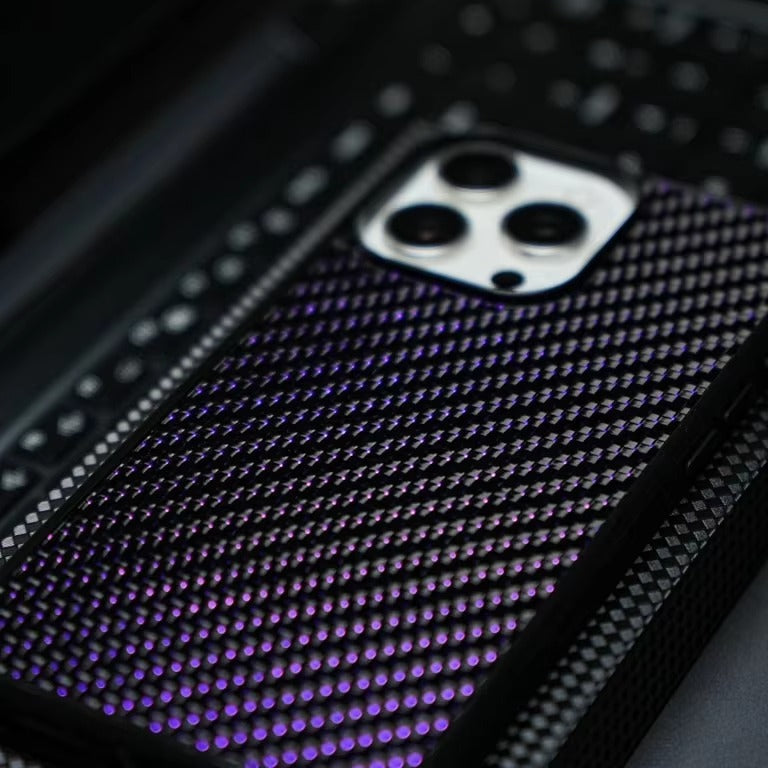Luxury iPhone Case — Glossy Woven Carbon Fiber MagSafe Cover with Shockproof Dual-Layer Protection, Lightweight Non-Slip Full-Coverage Design