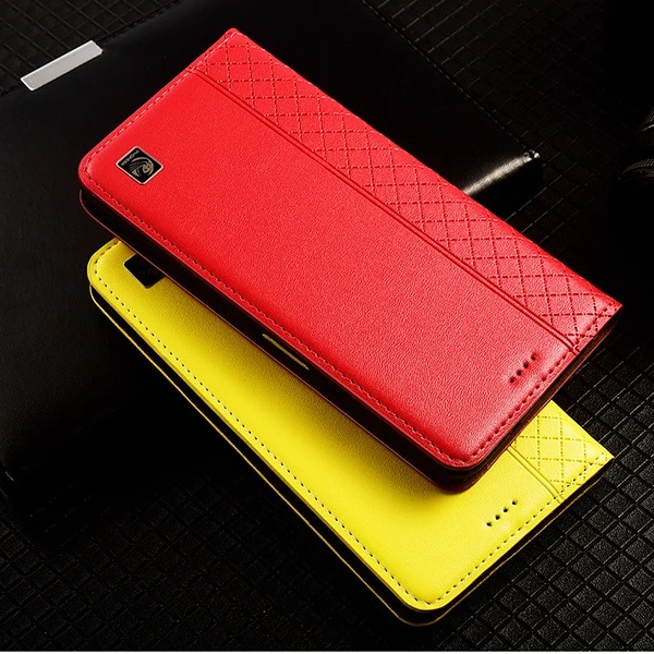 Luxury iPhone Case — Magnetic Flip Wallet Cover with Grid Pattern Cowhide Leather, Kickstand Function & Full-Protection TPU Bumper