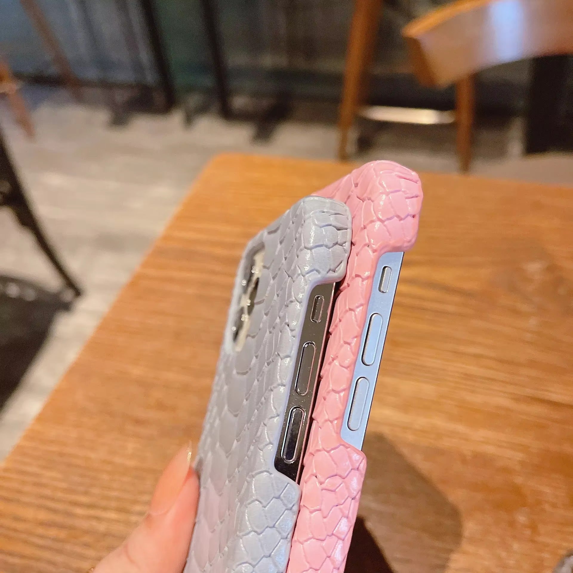 Luxury iPhone Case — Python Skin Pattern Hard Cover with Anti-Drop Shockproof Protection, Anti-Fingerprint Anti-Scratch PU Leather Design