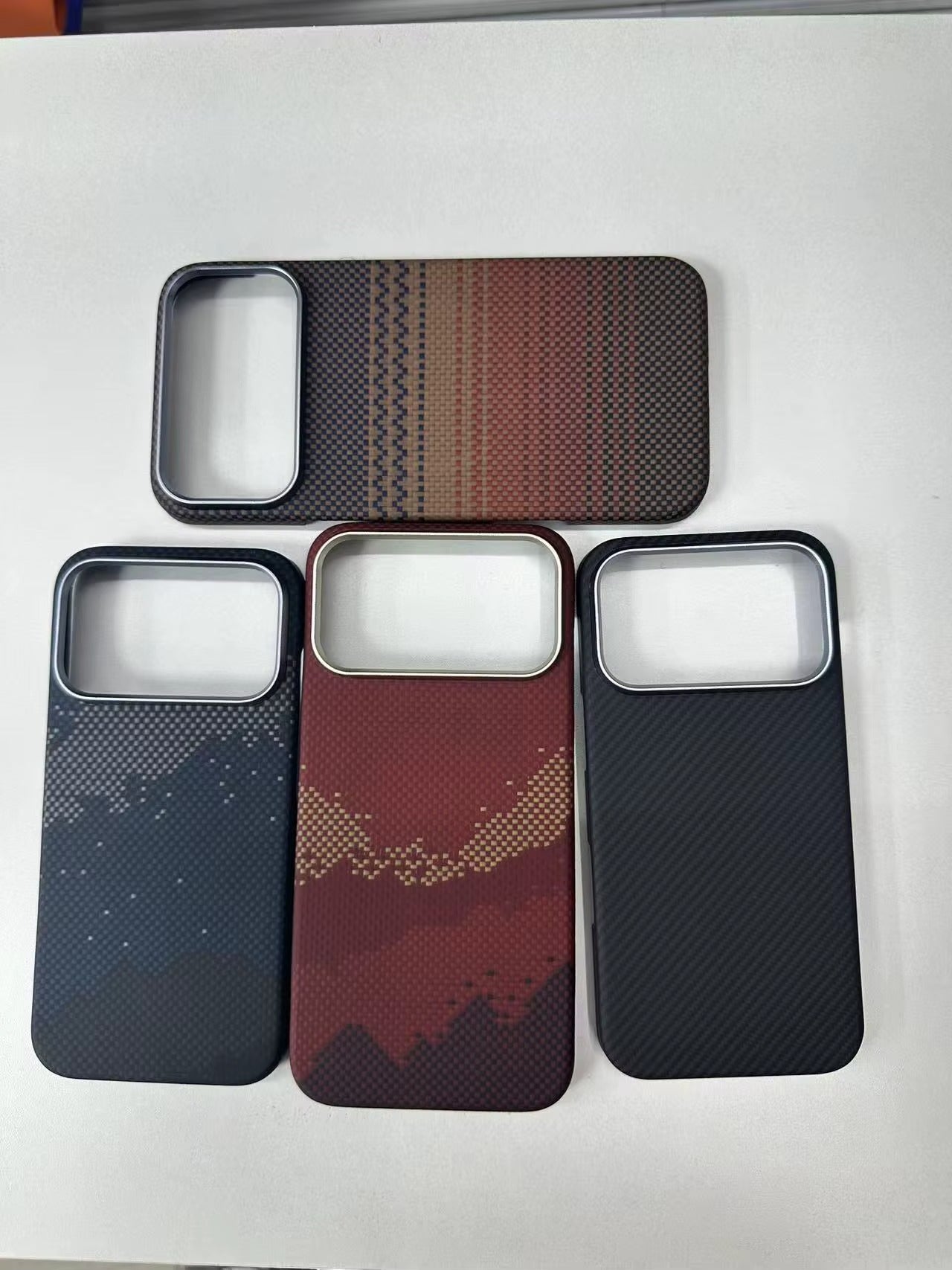 Luxury iPhone Case — Real Aramid Carbon Fiber MagSafe Cover with Shockproof Protection, Anti-Fingerprint Anti-Scratch Lightweight Design