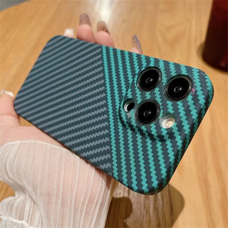 Luxury iPhone Case — Real Aramid Carbon Fiber Ultra-Thin Lightweight Cover with Shockproof Dustproof Protection & Precision-Cut Premium Design