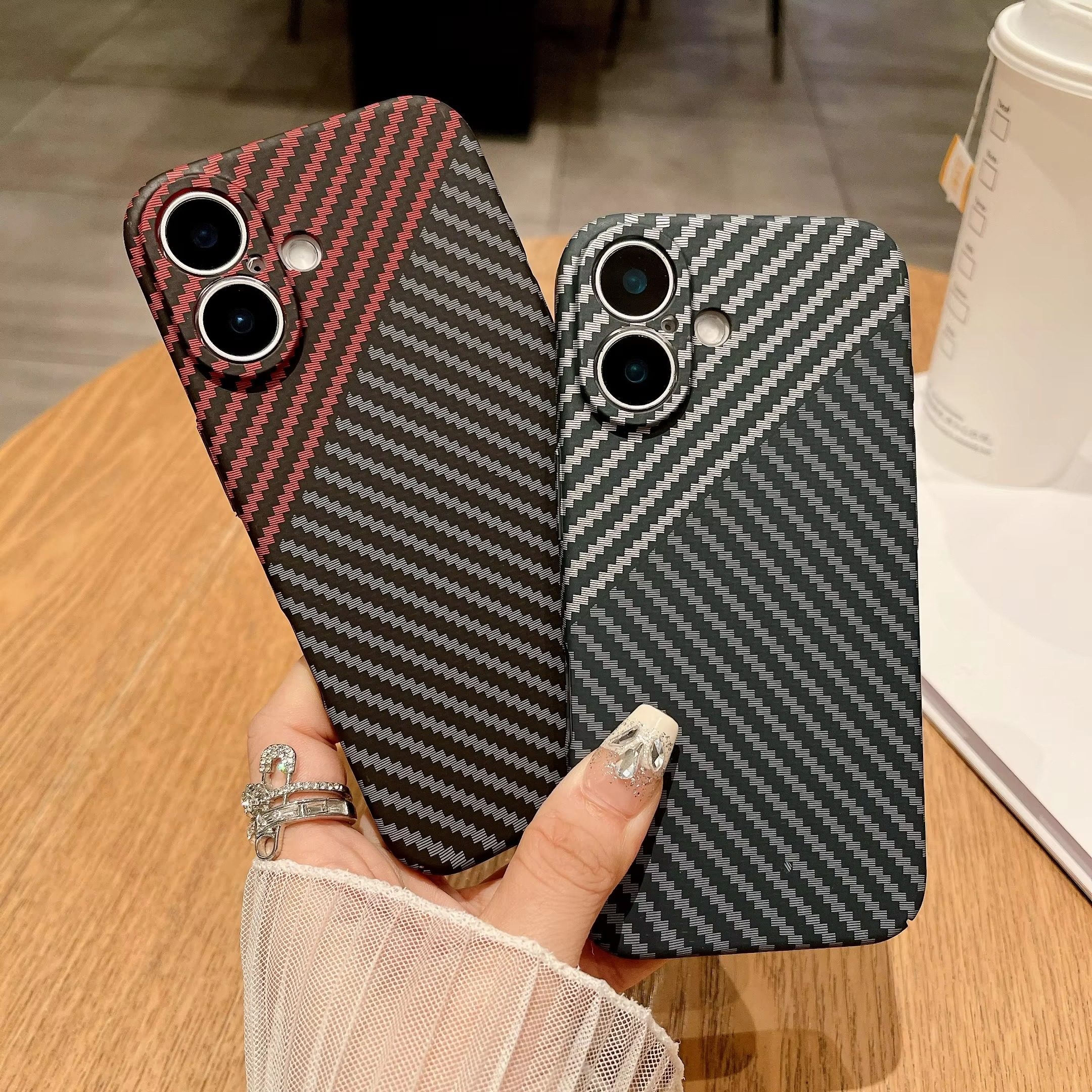 Luxury iPhone Case — Real Aramid Carbon Fiber Ultra-Thin Lightweight Cover with Shockproof Dustproof Protection & Precision-Cut Premium Design