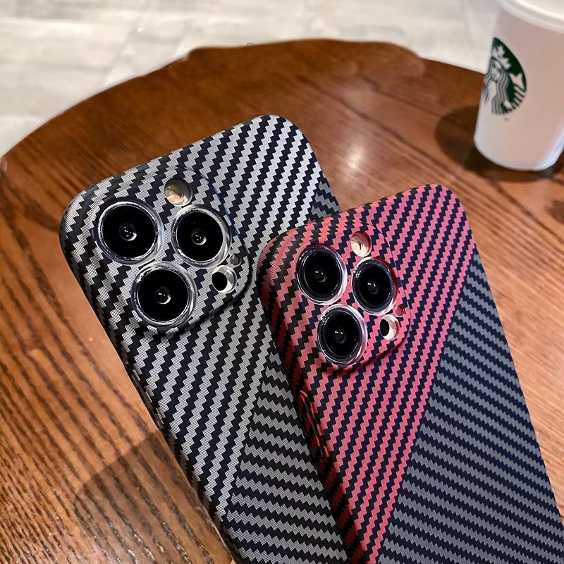 Luxury iPhone Case — Real Aramid Carbon Fiber Ultra-Thin Lightweight Cover with Shockproof Dustproof Protection & Precision-Cut Premium Design