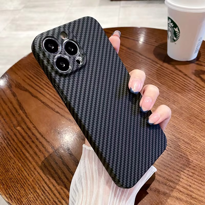 Luxury iPhone Case — Real Aramid Carbon Fiber Ultra-Thin Lightweight Cover with Shockproof Dustproof Protection & Precision-Cut Premium Design