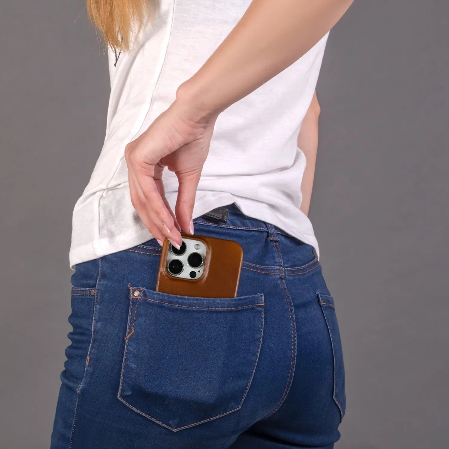 Luxury iPhone Case — Retro Embroidered Genuine Leather Cover with Full-Grain Vintage Design, Shockproof Anti-Scratch Protection & Lightweight Non-Slip Finish