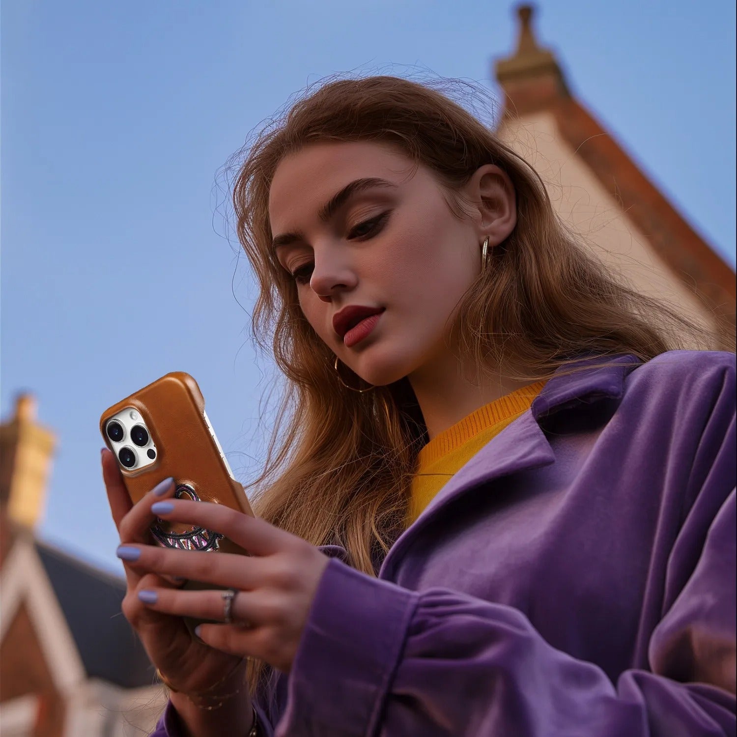 Luxury iPhone Case — Retro Embroidered Genuine Leather Cover with Full-Grain Vintage Design, Shockproof Anti-Scratch Protection & Lightweight Non-Slip Finish