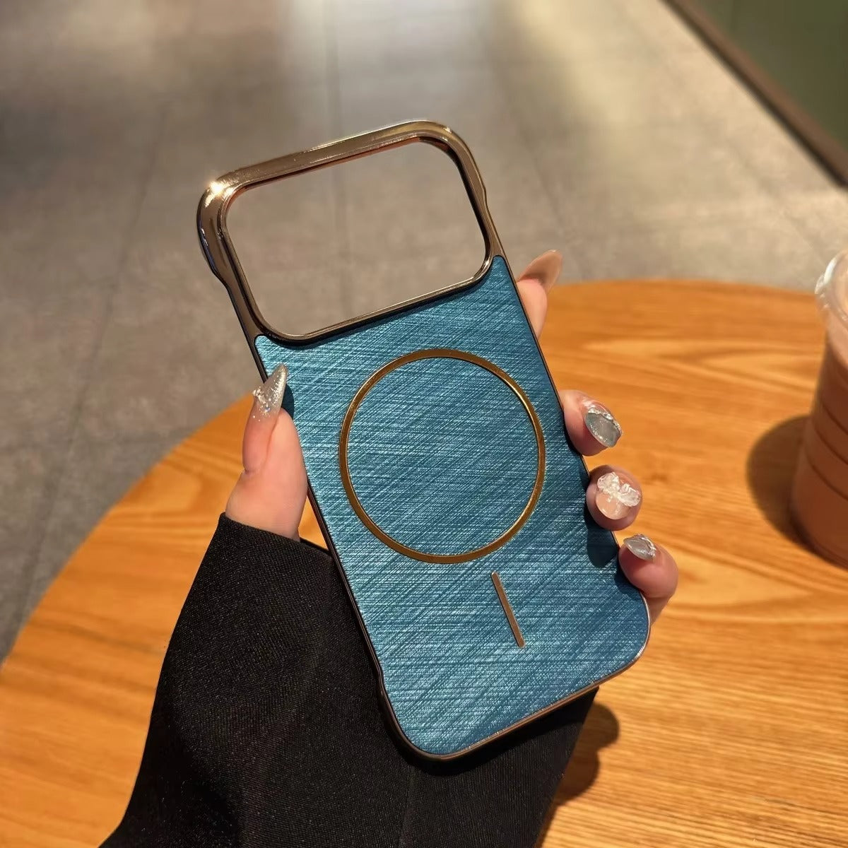 Luxury iPhone Case — Ultra-Slim Plating Frameless Gold-Wire Magnetic Cover with Shockproof Design and MagSafe Wireless-Charging Protection