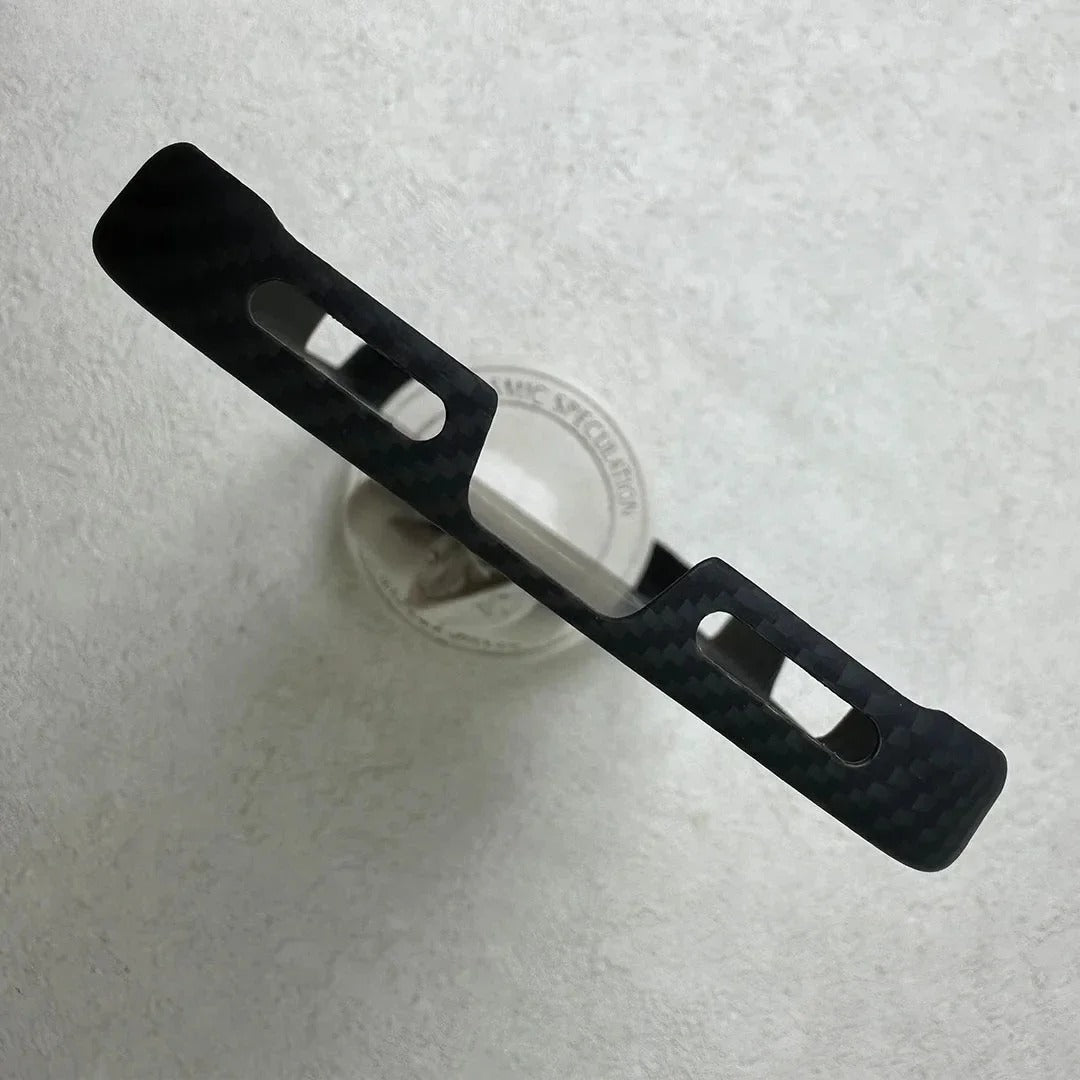 Luxury iPhone Case — Ultra-Thin Real Kevlar Aramid Carbon Fiber MagSafe Cover with 1500D/600D Lightweight Protection and Scratch-Resistant Design