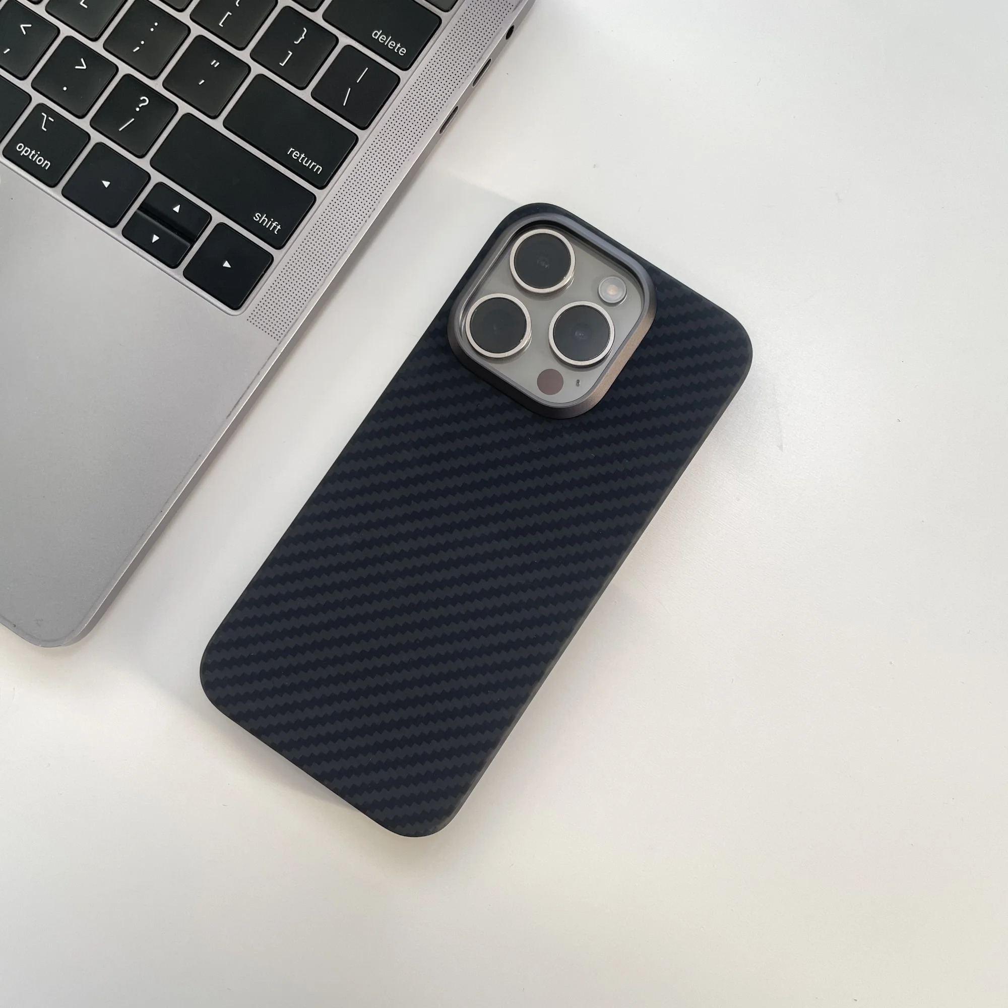 Premium Carbon Fiber iPhone Case — Half-Wrapped MagSafe Compatible, Shockproof, Anti-Fingerprint, Anti-Scratch, Non-Slip, Textured Kevlar Finish