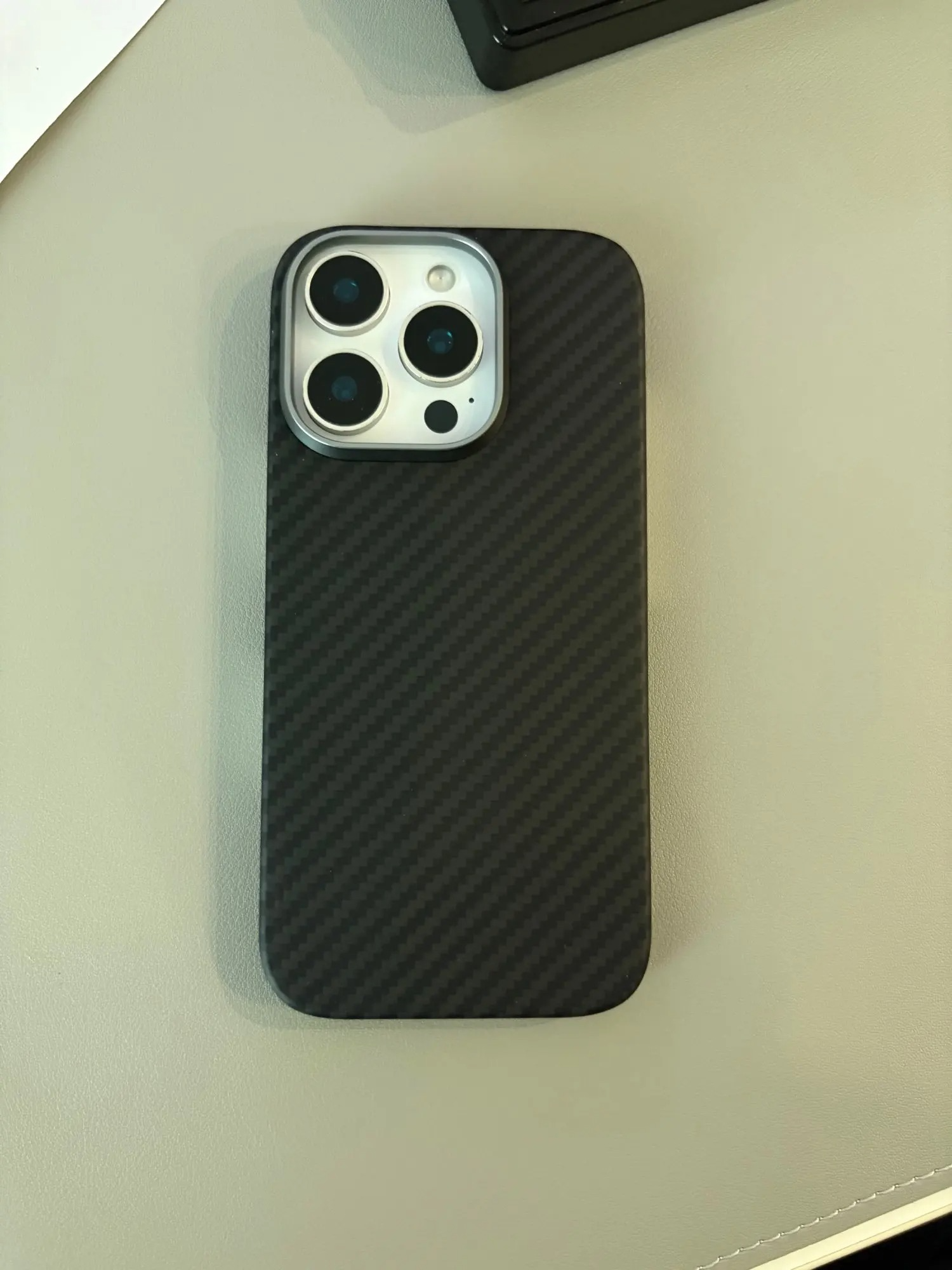 Premium Carbon Fiber iPhone Case — Half-Wrapped MagSafe Compatible, Shockproof, Anti-Fingerprint, Anti-Scratch, Non-Slip, Textured Kevlar Finish