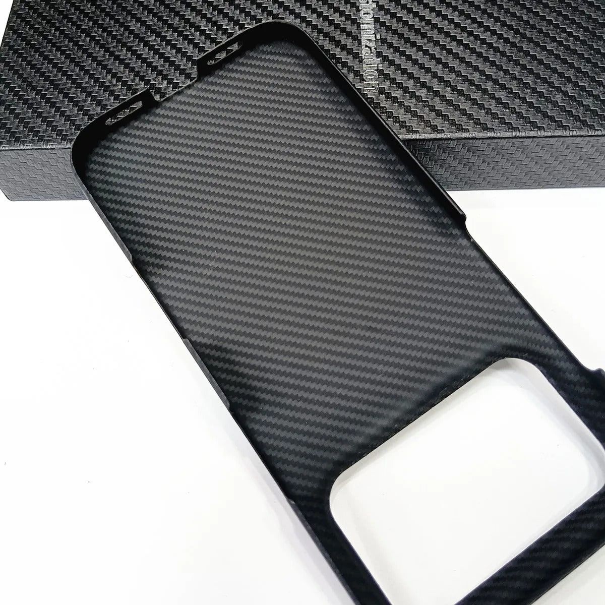 Premium iPhone Case — 1500D Aramid Carbon Fiber Ultra-Thin Hard Armor Cover with Shockproof Lightweight Anti-Fingerprint Full-Coverage Design