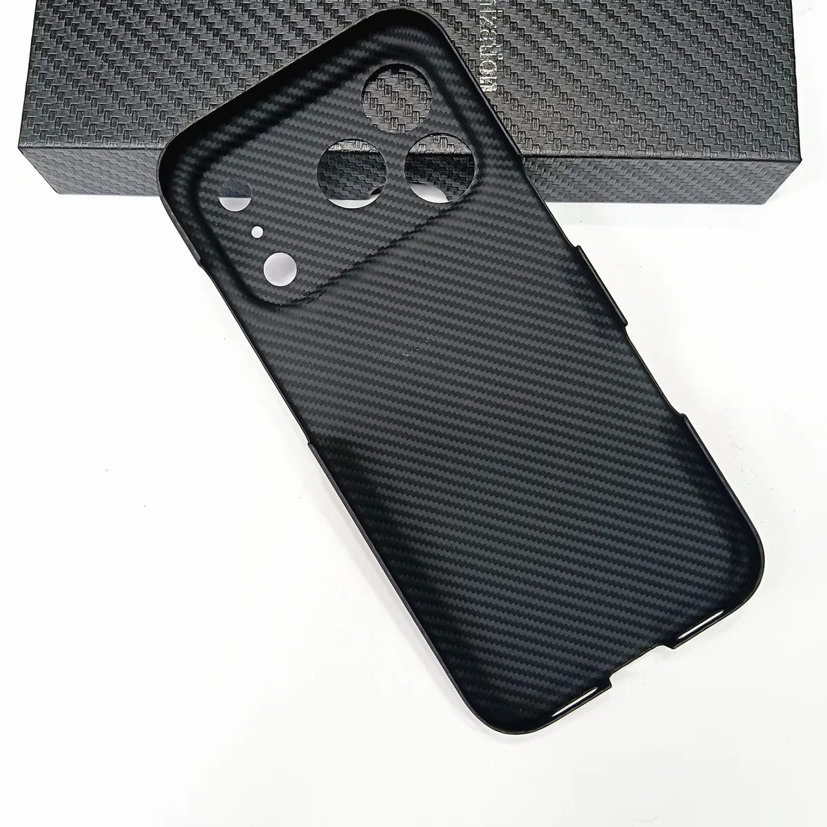 Premium iPhone Case — 1500D Aramid Carbon Fiber Ultra-Thin Hard Armor Cover with Shockproof Lightweight Anti-Fingerprint Full-Coverage Design