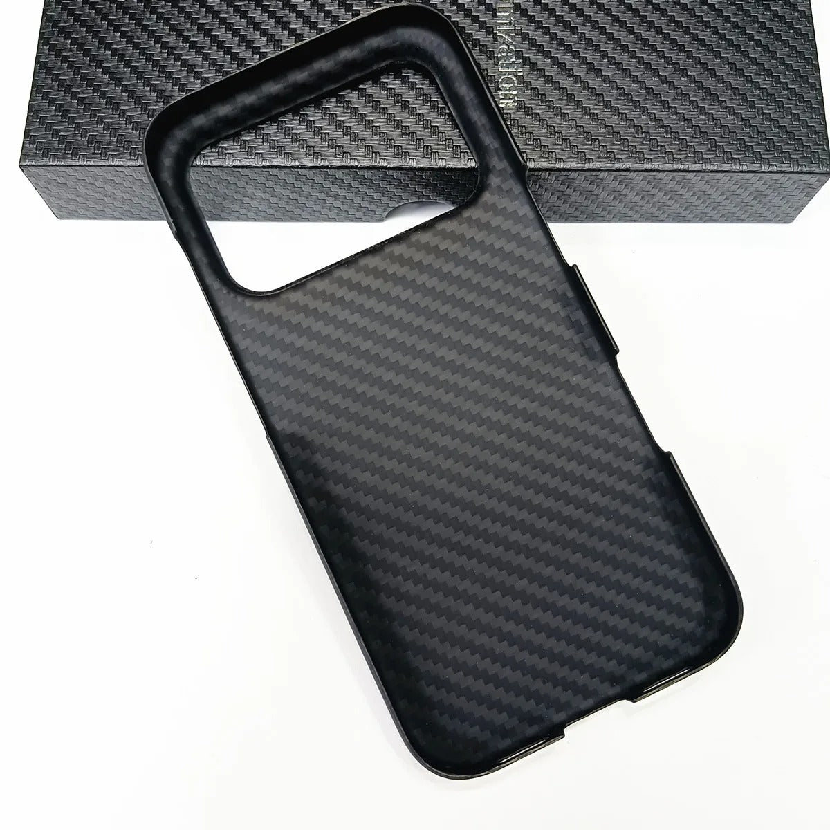 Premium iPhone Case — 1500D Aramid Carbon Fiber Ultra-Thin Hard Armor Cover with Shockproof Lightweight Anti-Fingerprint Full-Coverage Design