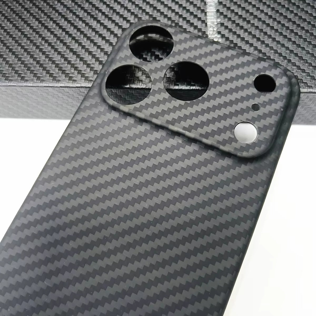 Premium iPhone Case — 1500D Aramid Carbon Fiber Ultra-Thin Hard Armor Cover with Shockproof Lightweight Anti-Fingerprint Full-Coverage Design
