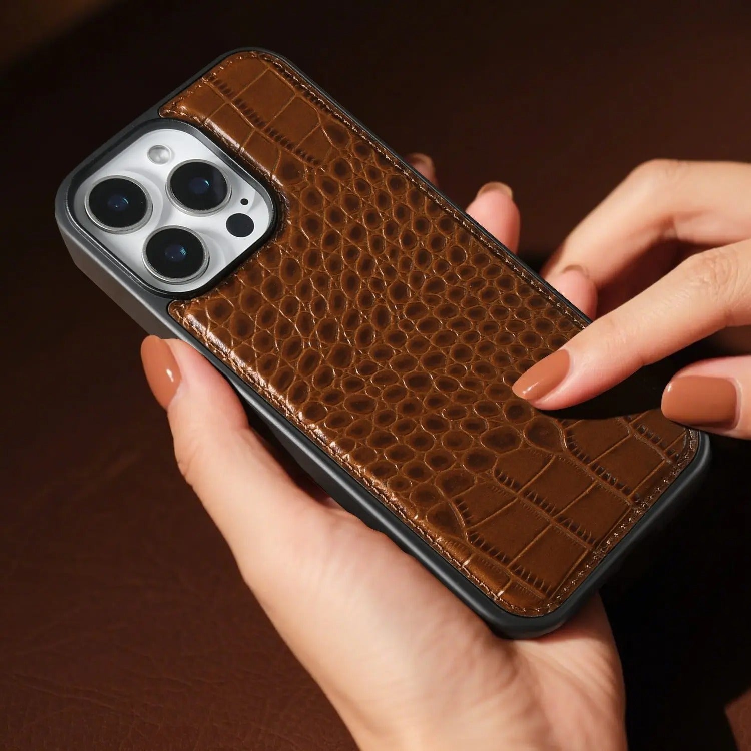 Premium iPhone Case — Crocodile-Pattern Genuine Cowhide Leather Cover with Shockproof TPU Protection, Anti-Fingerprint Finish and Raised Camera Lips