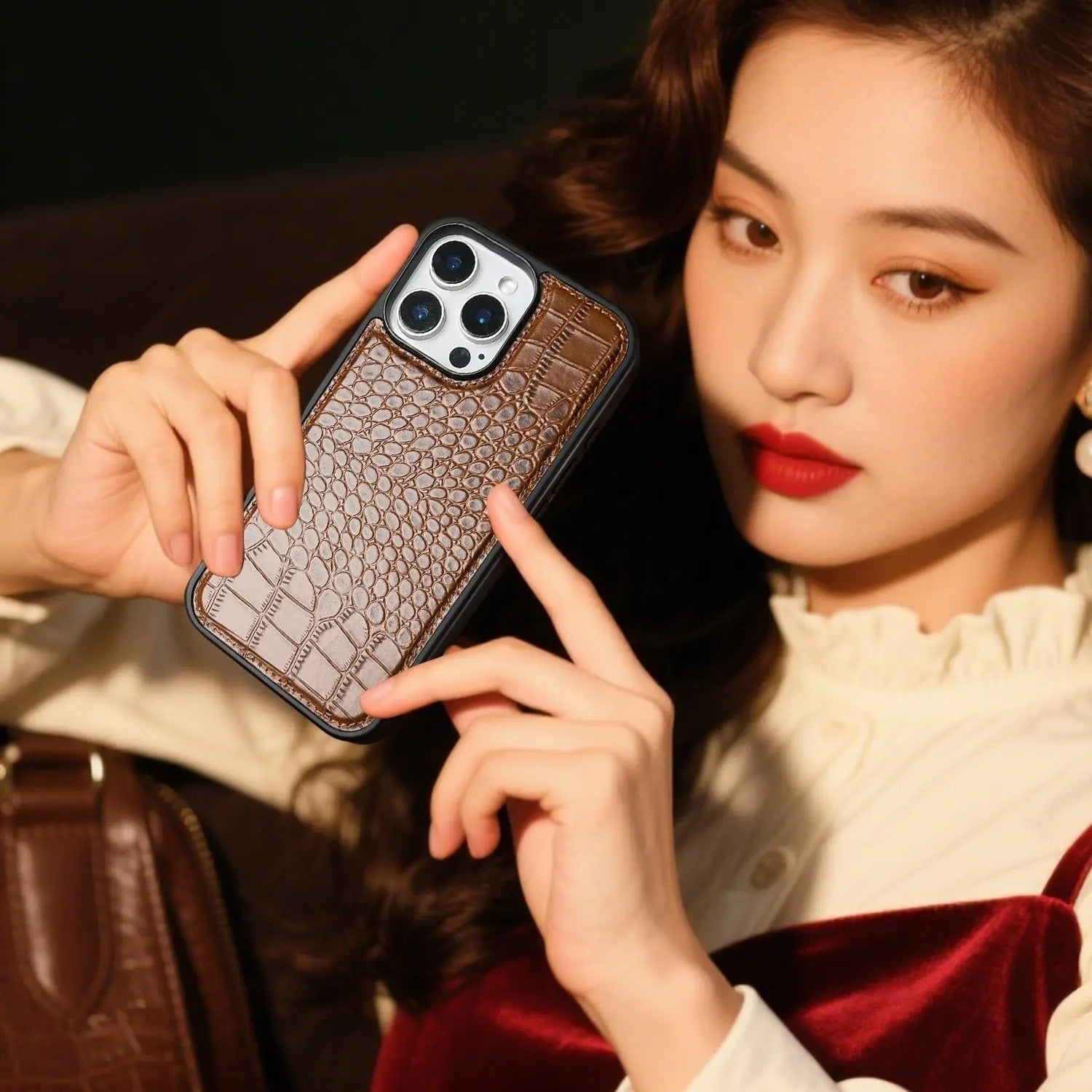 Premium iPhone Case — Crocodile-Pattern Genuine Cowhide Leather Cover with Shockproof TPU Protection, Anti-Fingerprint Finish and Raised Camera Lips