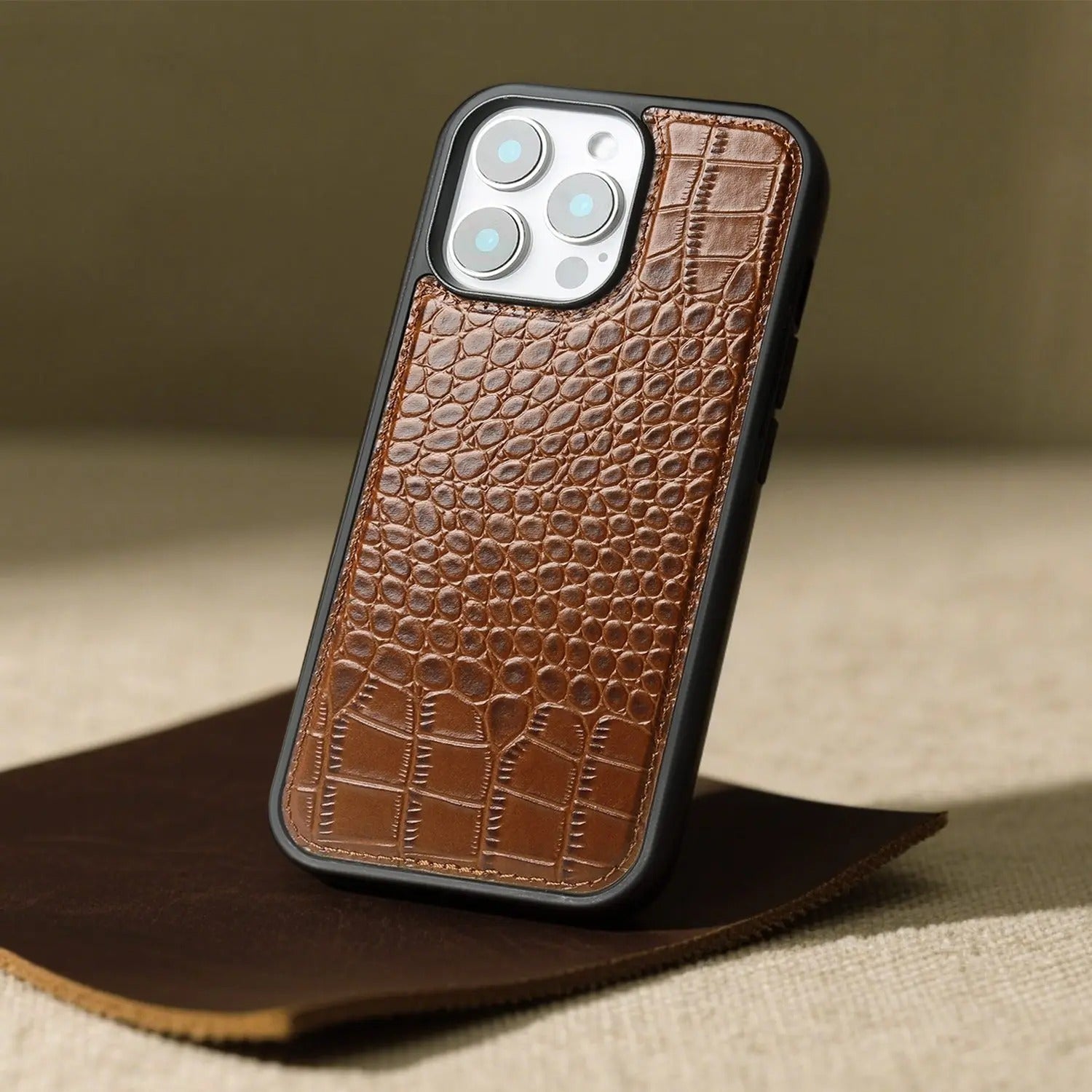 Premium iPhone Case — Crocodile-Pattern Genuine Cowhide Leather Cover with Shockproof TPU Protection, Anti-Fingerprint Finish and Raised Camera Lips