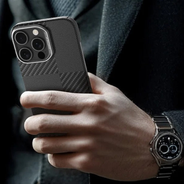 Premium iPhone Case — Kevlar Aramid Fiber MagSafe Cover with Military-Grade Drop Protection, Anti-Fingerprint Anti-Scratch Half-Wrapped Design & Wireless Charging Support