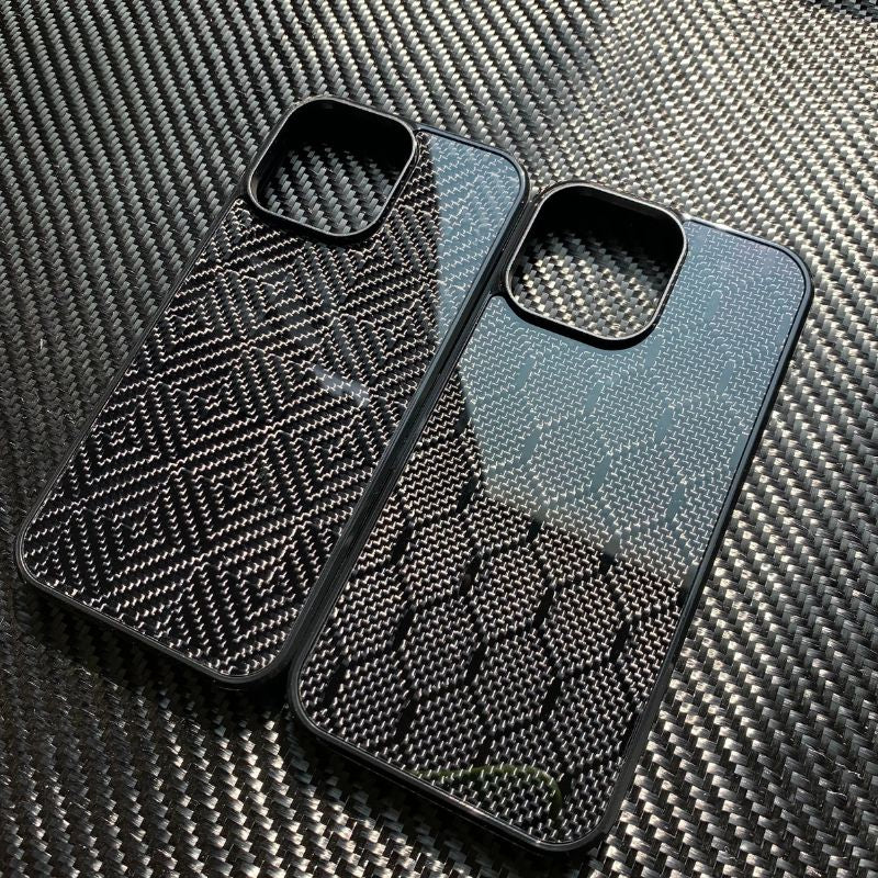 Premium iPhone Case — Real 3K Twill Woven Carbon Fiber MagSafe Cover with Shockproof Dual-Layer Protection, Anti-Fingerprint Lightweight Reflective Design