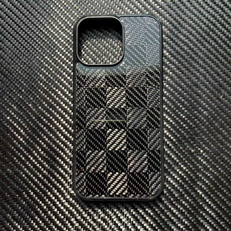Premium iPhone Case — Real 3K Twill Woven Carbon Fiber MagSafe Cover with Shockproof Dual-Layer Protection, Anti-Fingerprint Lightweight Reflective Design