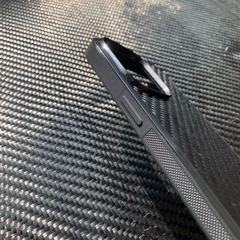 Premium iPhone Case — Real 3K Twill Woven Carbon Fiber MagSafe Cover with Shockproof Dual-Layer Protection, Anti-Fingerprint Lightweight Reflective Design